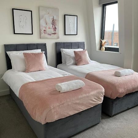 Premier Suite- Bedford City Centre With Free Gym & Parking ภายนอก รูปภาพ
