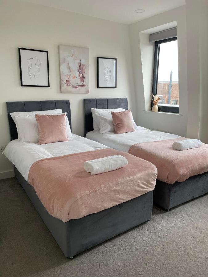 Premier Suite- Bedford City Centre With Free Gym & Parking ภายนอก รูปภาพ